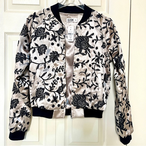 NWT Seek the Label Floral Embroidered Bomber Jacket - Picture 2 of 14